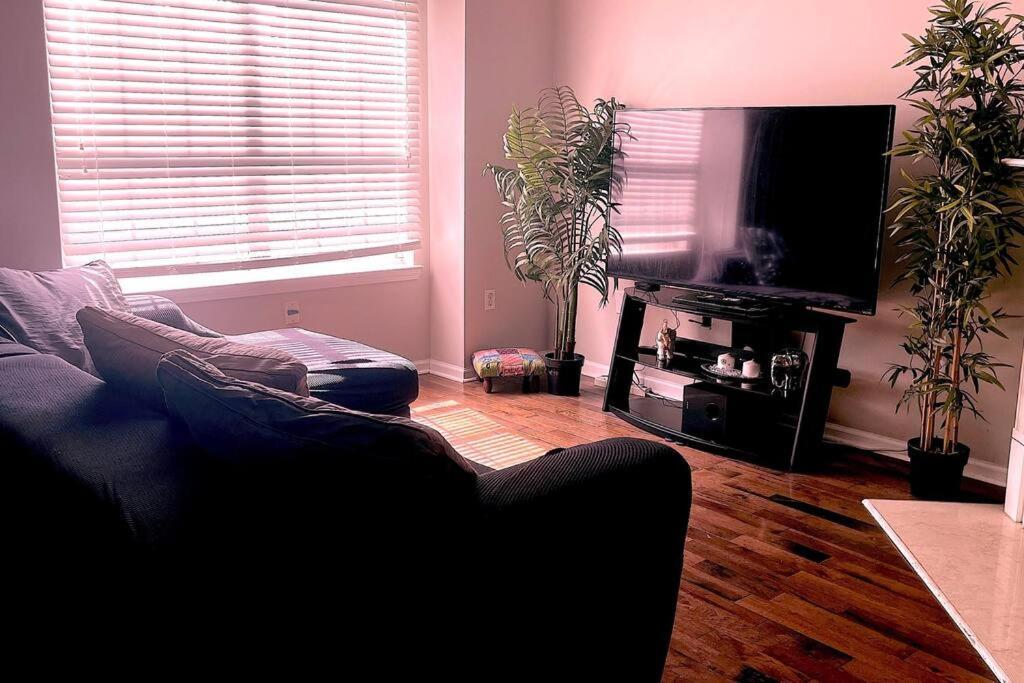 Urban Adventure Townhome - Near Downtown Атланта Экстерьер фото